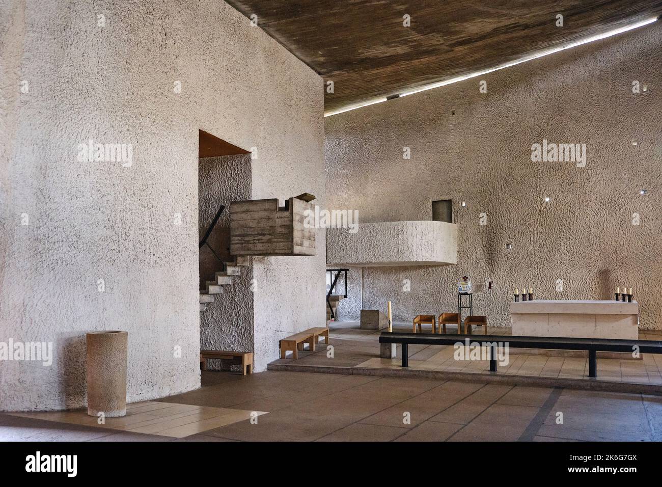 Ronchamp, collina di Bourlemont (Francia nord-orientale): Cappella di Notre Dame du Haut (nostra Signora delle alture). Cappella costruita dall'architetto le Corbusier nel 19 Foto Stock