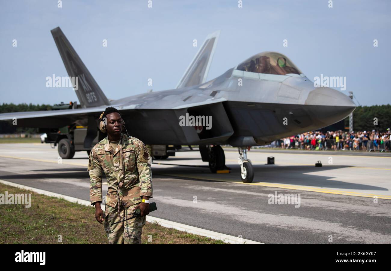 Velivoli tattici da combattimento stealth americani della 5th generazione Lockheed Martin F-22 Raptor in Europa, la Slovak International Air Fest SIAF 2022 Foto Stock