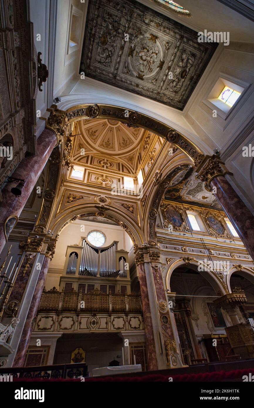 Vista degli interni del Duomo di Matera Foto Stock