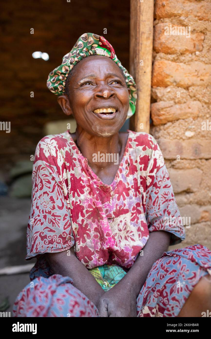 Kabugho Lucia (60) progetto LWR REAL – distretto Kasese, Uganda, Africa orientale. 11 giugno 2021 – foto di Jake Lyell. Foto Stock