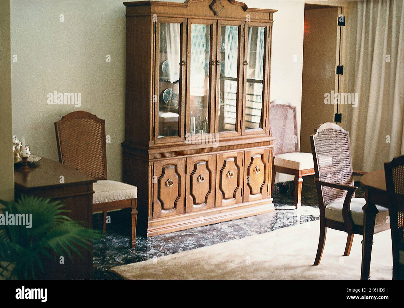 Medan - ufficiale principale/Consul General Residence - 1987, Stati Uniti fotografie relative a ambasciate, consolati e altri edifici d'oltremare Foto Stock Medan - ufficiale principale/Consul General Residence - 1987, Stati Uniti fotografie relative a ambasciate, consolati e altri edifici d'oltremare Foto Stock