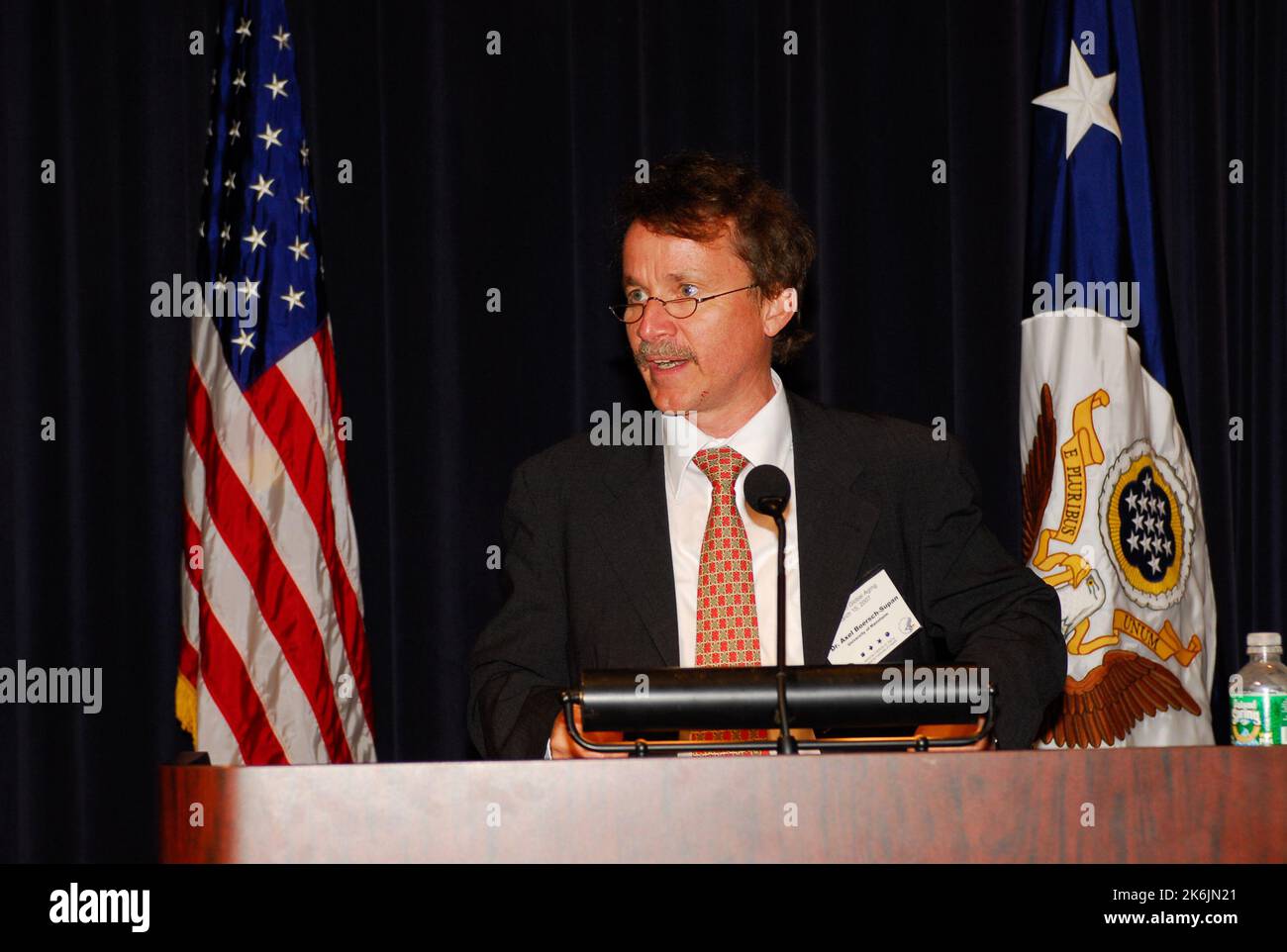 Vertice sull'invecchiamento globale, nell'Auditorium Dean Acheson, dove i partecipanti del governo, delle università e del settore privato hanno discusso gli effetti dell'invecchiamento della popolazione sulla crescita economica, sulla forza lavoro, sul commercio, sulla migrazione, sulle relazioni internazionali; e la sicurezza nazionale. Foto Stock