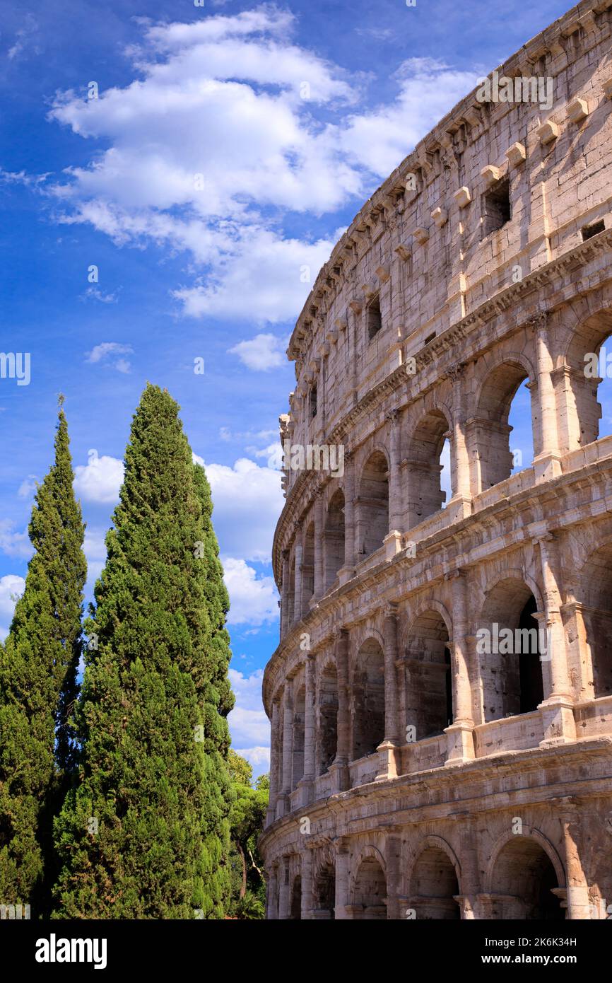 Vista del Colosseo a Roma, Italia. Foto Stock