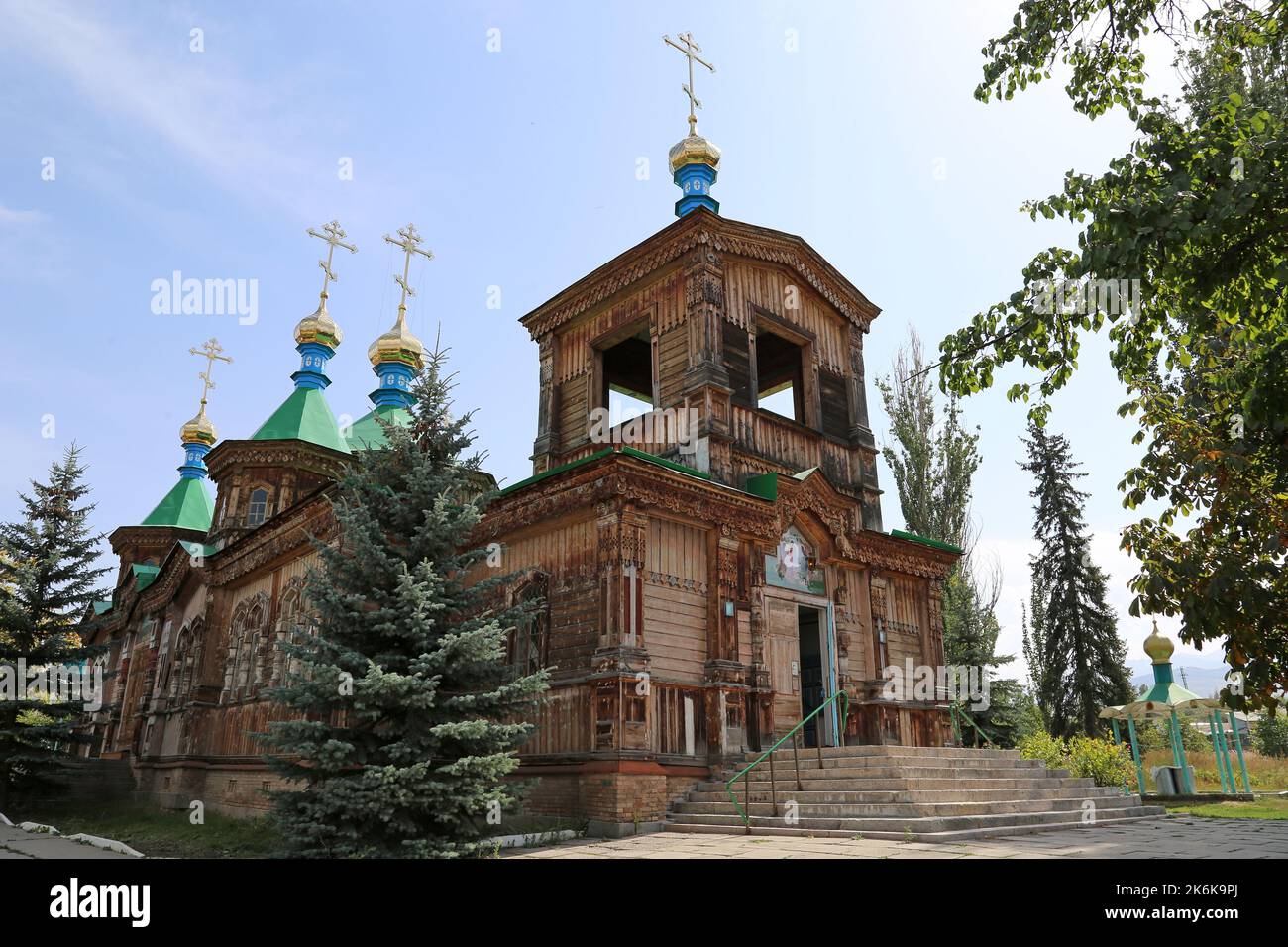 Cattedrale ortodossa della Santissima Trinità russa, via Gagarin, Karakol, regione di Issyk Kul, Kirghizistan, Asia centrale Foto Stock