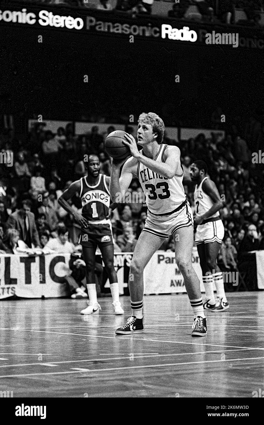 Larry Bird gareggia per l'NBA Boston Celtics durante la stagione 1981-82 Foto Stock