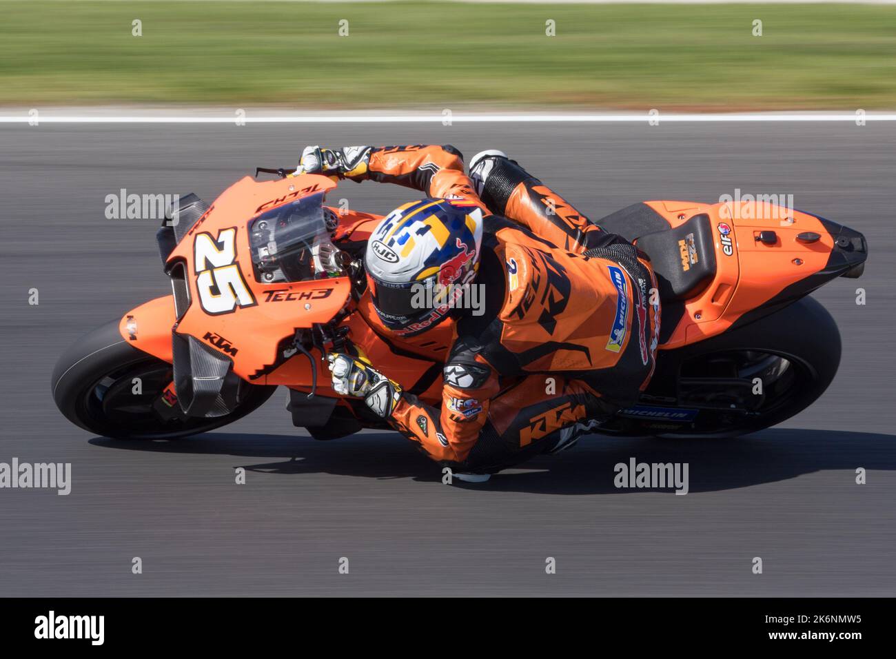 15 ottobre 2022: Raul Fernandez (SPA) sul numero 25 Ktm da Tech3 Ktm Factory Racing in giornata di qualificazione per il 2022° Gran Premio d'Australia di Animoca Brands al Phillip Island Grand Prix Circuit, Victoria, Australia. Sydney Low/Cal Sport Media Foto Stock