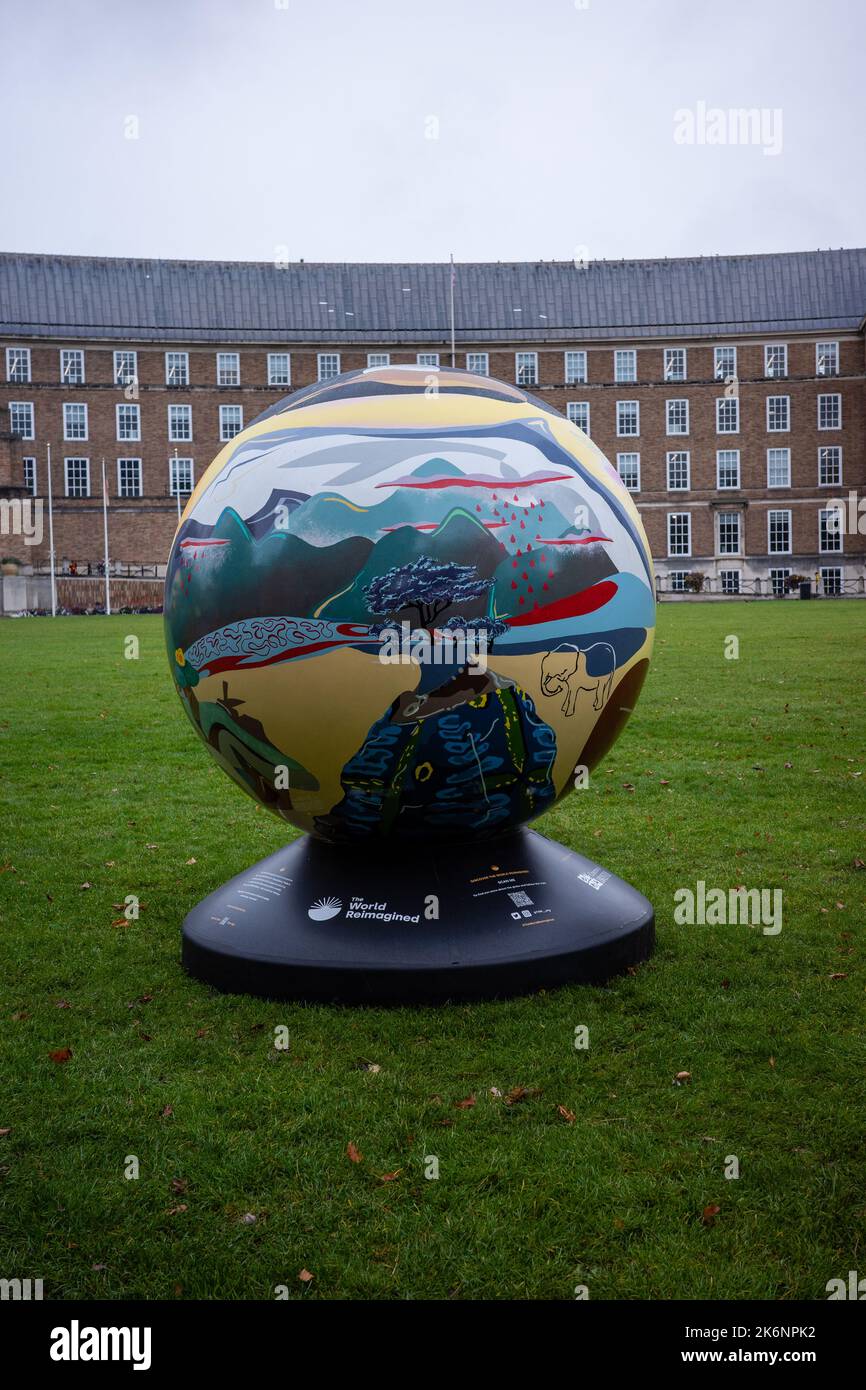 The World Reimagined Large Globe Ball Structures in College Green, Bristol, UK (Oct22) Foto Stock