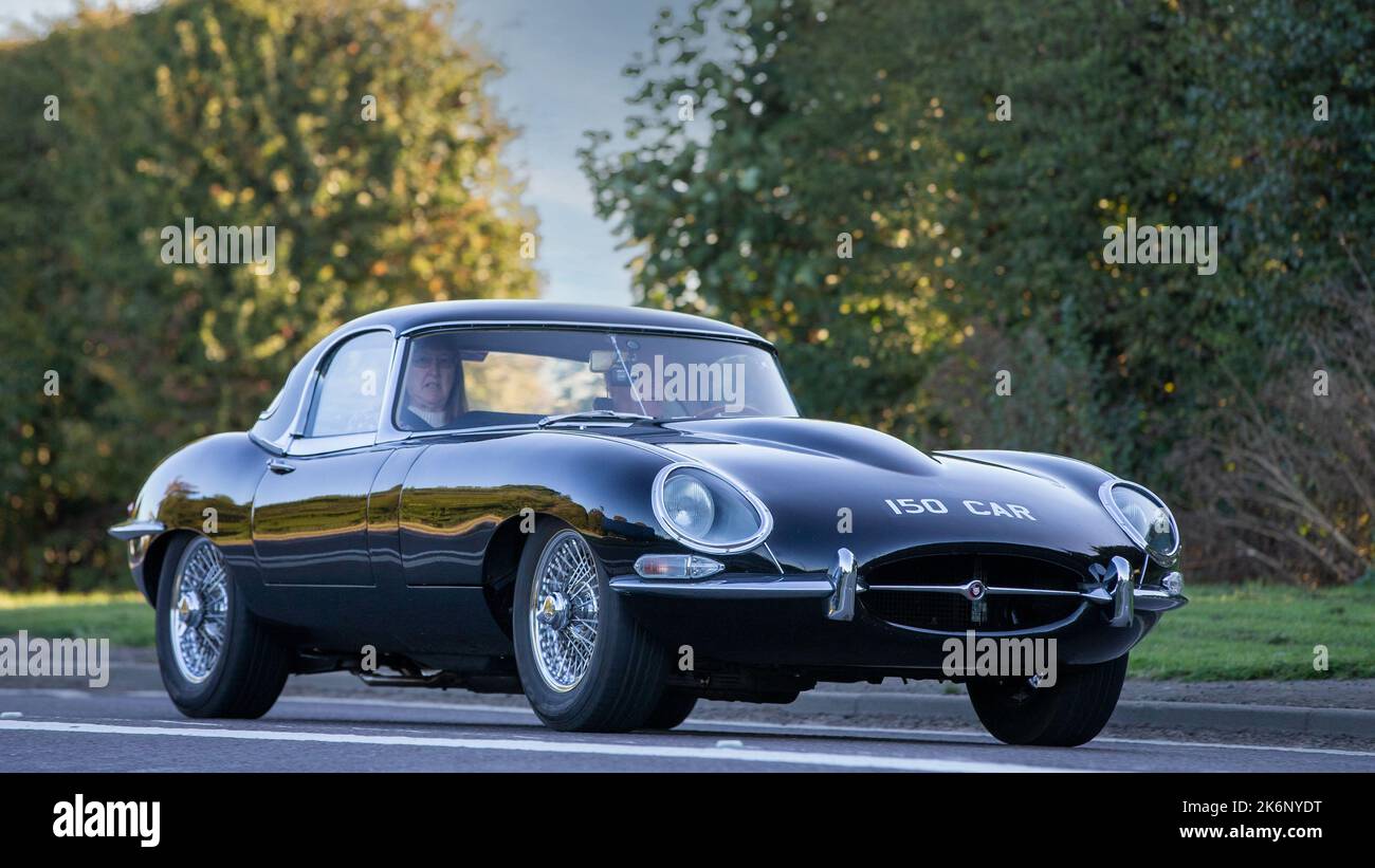 Auto sportiva britannica classica Jaguar tipo e nera 1963 Foto Stock