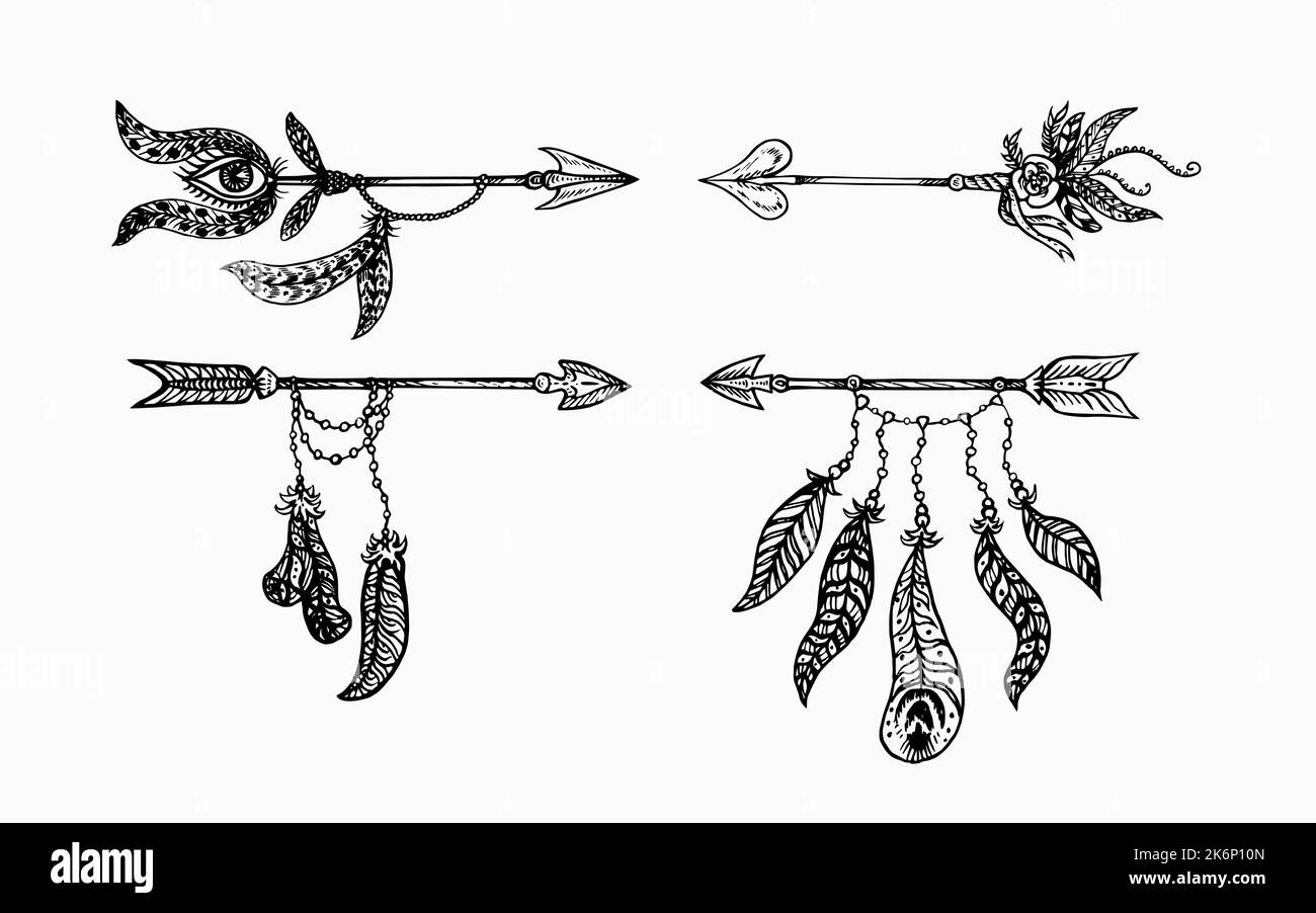 Collezione di frecce con occhio, fiori e piume, disegno semplice del doodle, stile di gravure Foto Stock