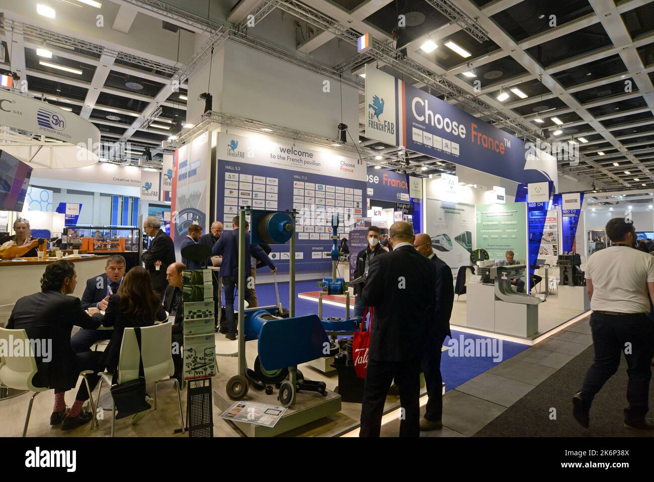 Lo stand francese dell'industria ferroviaria che espone l'industria ferroviaria nazionale alla fiera internazionale Innotrans di Berlino, settembre 2022 Foto Stock