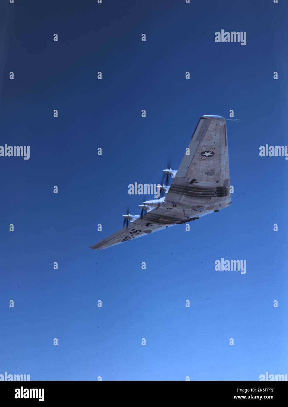 Northrop XB-35 "Flying Wing" in volo. Northrop XB-35 "Flying Wing" in volo. Fotografo: James Evans Foto Stock