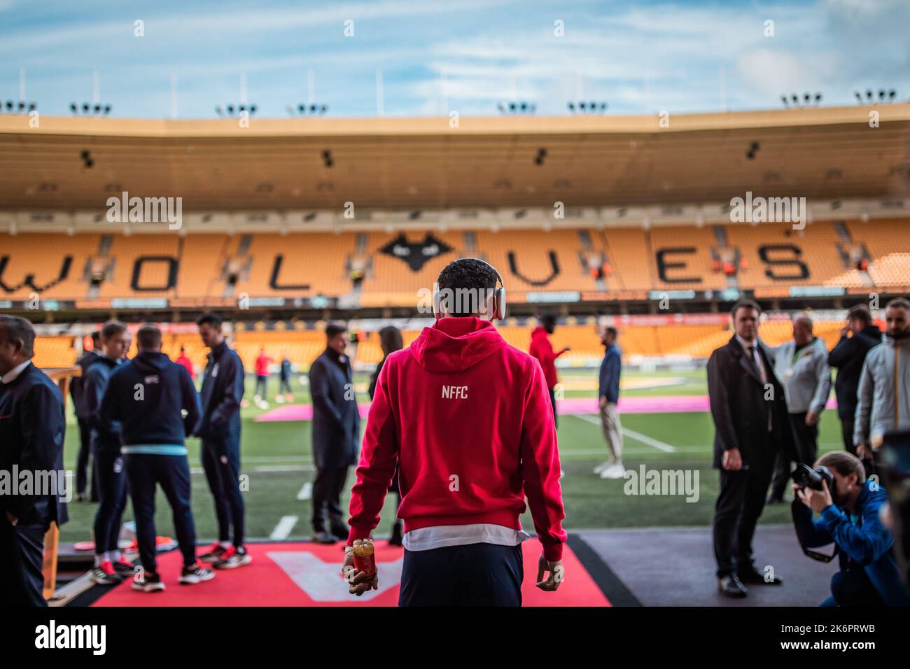 Morgan Gibbs-White #10 di Nottingham Forest arriva prima della partita della Premier League Wolverhampton Wanderers vs Nottingham Forest a Molineux, Wolverhampton, Regno Unito, 15th ottobre 2022 (Foto di Ritchie Sumpter/News Images) Foto Stock