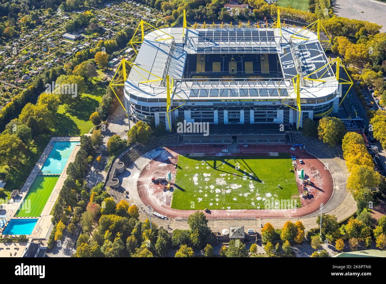 Vista aerea, ammodernamento e ristrutturazione dello stadio Rote Erde, accanto allo stadio Bundesliga Signal Iduna Park, BVB Borussia Dortmund, Westfalenhalle Foto Stock