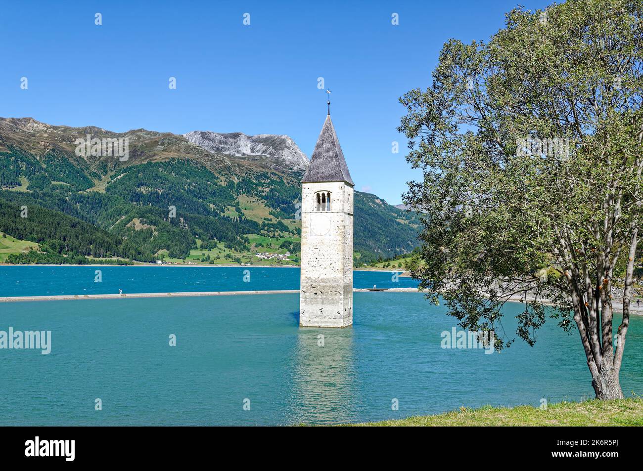 Lago di Reschensee o Lago di Resia,Alto Adige,Val Venosta,Italia Foto Stock
