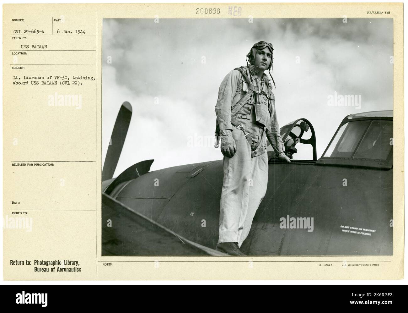 Fotografia del Lt. Lawrence di VF-50, allenamento, a bordo della USS Bataan (CVL-29) Foto Stock