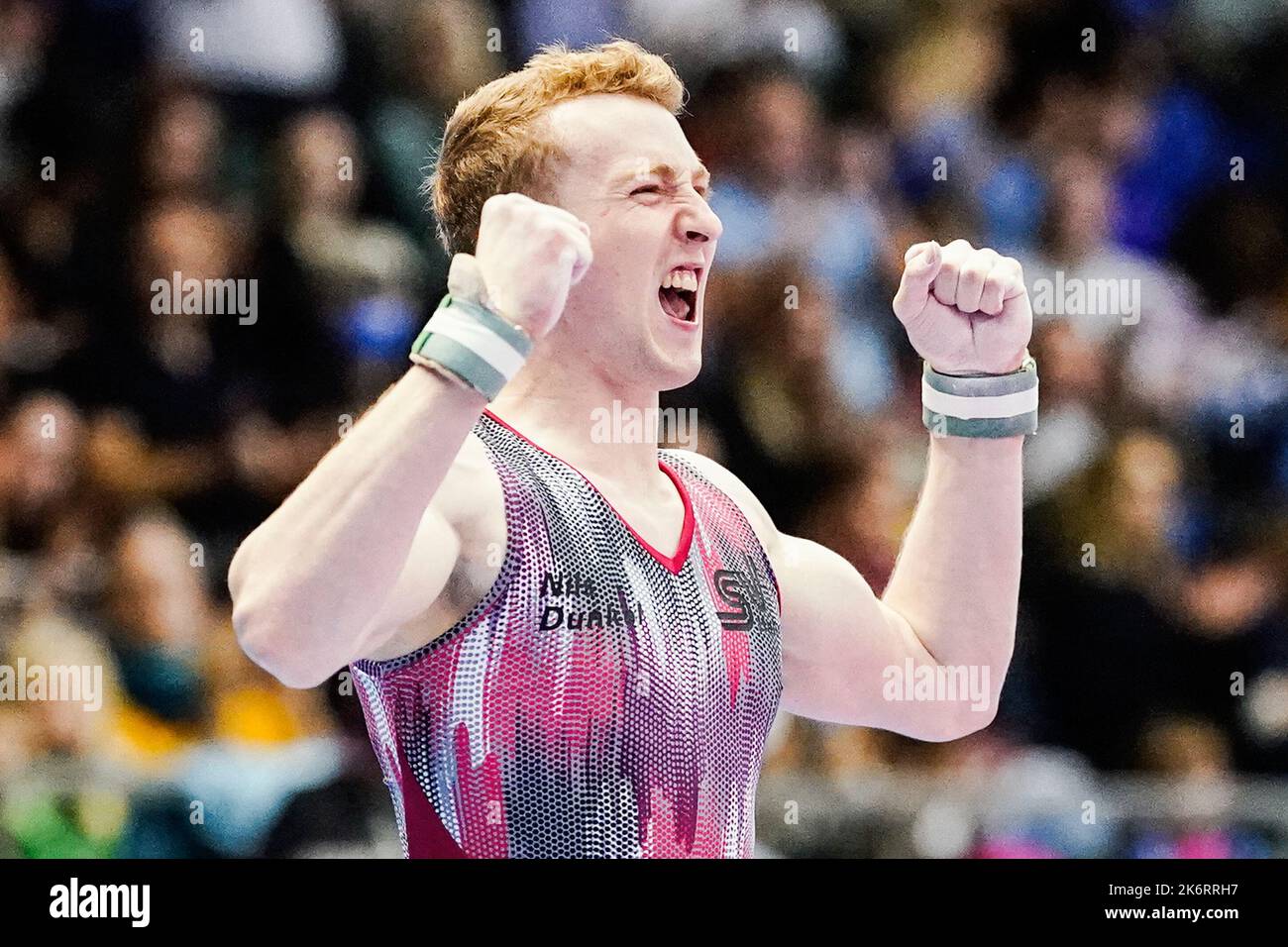 15 ottobre 2022, Hesse, Rüsselsheim: Ginnastica: Campionato del mondo di qualificazione, decisioni, all-around, uomini. Nils Dunkel (SV Halle) Grazie. Foto: Uwe Anspach/dpa Credit: dpa picture Alliance/Alamy Live News Foto Stock