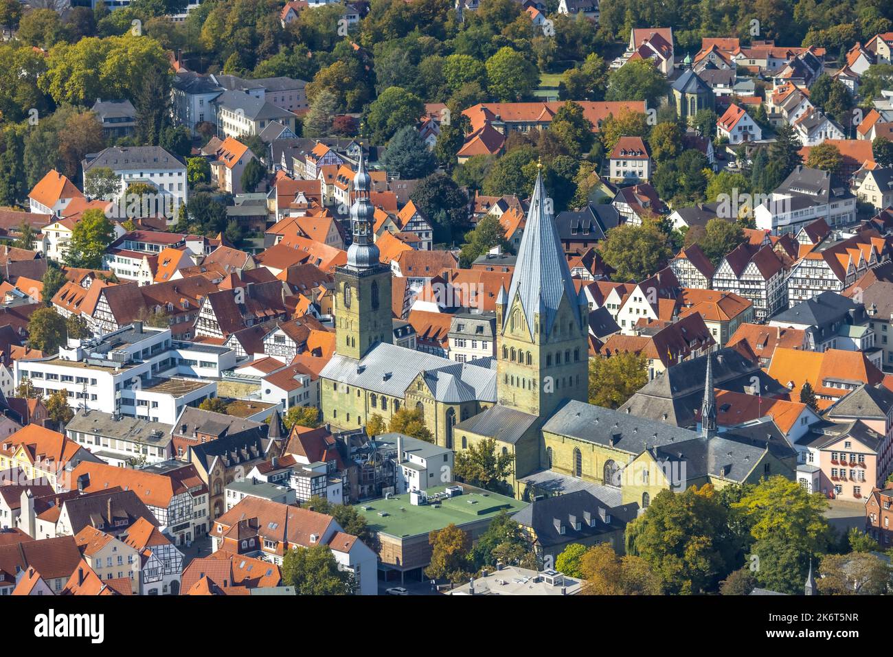 Vista aerea, città vecchia con la St. Petri (Alde Kerke) e la chiesa cattolica St.-Patrokli-Dom, Soest, Soester Börde, Renania settentrionale-Vestfalia, Germania, Traino vecchio Foto Stock