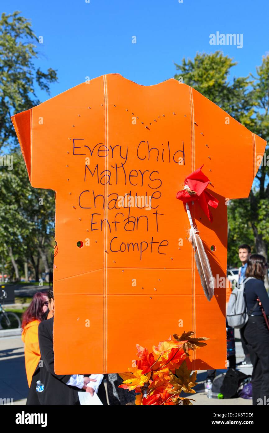 Orange Shirt Day: ​ la seconda Giornata nazionale del Canada per la verità e la riconciliazione è stata celebrata il 30 settembre 2022 a Montreal, Canada Foto Stock