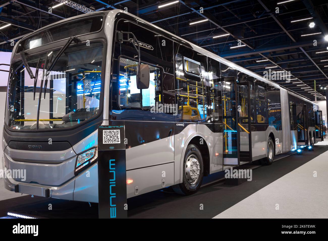 Veicolo Caio Millennium V super articolato autobus in mostra alla LAT.BUS 2022 spettacolo, che si svolge nella città di São Paolo. Foto Stock
