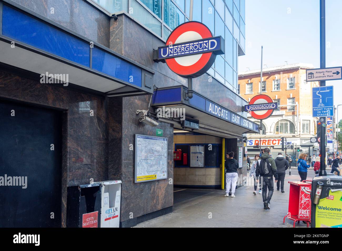 Stazione della metropolitana di Aldgate East, Whitechapel High Street, Whitechapel, The London Borough of Tower Hamlets, Greater London, England, United Kingdom Foto Stock