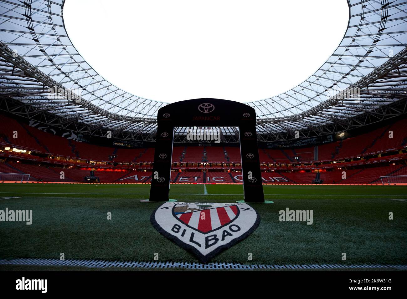 BILBAO, SPAGNA - 15 OTTOBRE: Vista generale di San Mames prima della partita la Liga Santander tra Athletic Club e Atletico de Madrid il 15 ottobre 2022 a San Mames a Bilbao, Spagna. Credit: Ricardo Larreina/AFLO/Alamy Live News Foto Stock