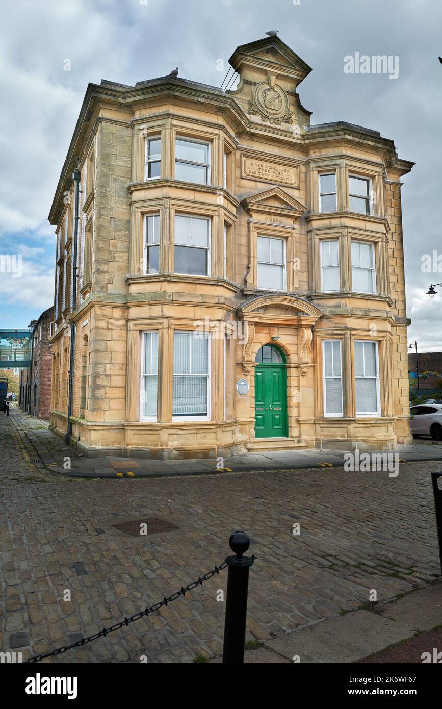 Tyne Health Port Authority (1886-1985) edificio sulla riva nord del fiume Tyne, South Shields, Newcastle, Inghilterra. Foto Stock