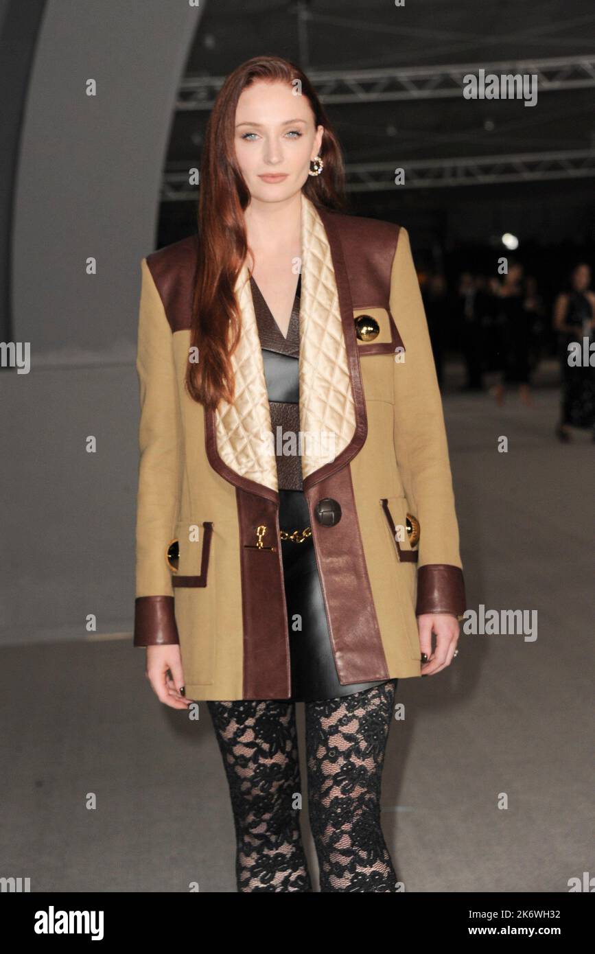 Los Angeles, California. 15th Ott 2022. Sophie Turner agli arrivi per il 2nd° Gala annuale dell'Academy Museum, Academy Museum of Motion Pictures, Los Angeles, CA 15 ottobre 2022. Credit: Elizabeth Goodenough/Everett Collection/Alamy Live News Foto Stock