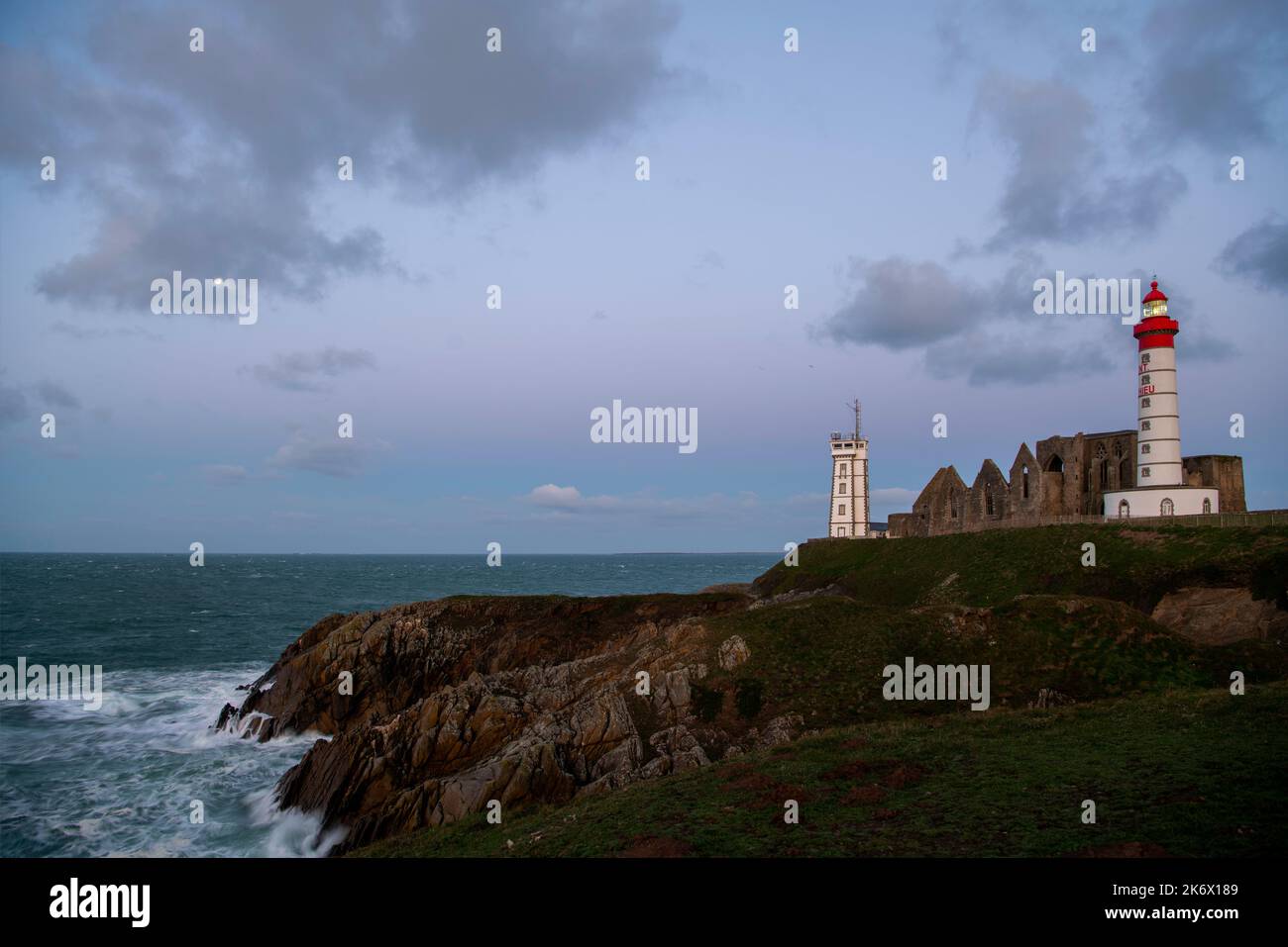 Regione francese Bretagne colpito dall'uragano Eunice nel febbraio 2022 Foto Stock