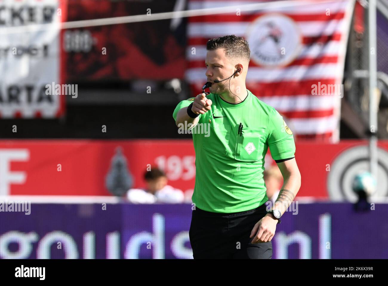 ROTTERDAM - Reberee Robin Hensgens durante la partita olandese di Eredivie tra Sparta Rotterdam e NEC allo Sparta Stadium Het Kasteel il 16 ottobre 2022 a Rotterdam, Paesi Bassi. ANP GERRIT VAN COLOGNE Foto Stock