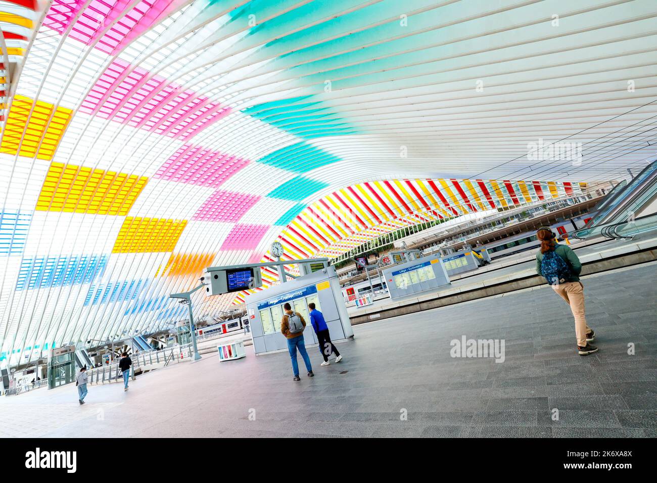 20221015 - Liege : Illustration du leefting de la gare des Guillemins de l'archistecte Calatrava.Après deux mois de pose minutieuse de centaines de tr Foto Stock