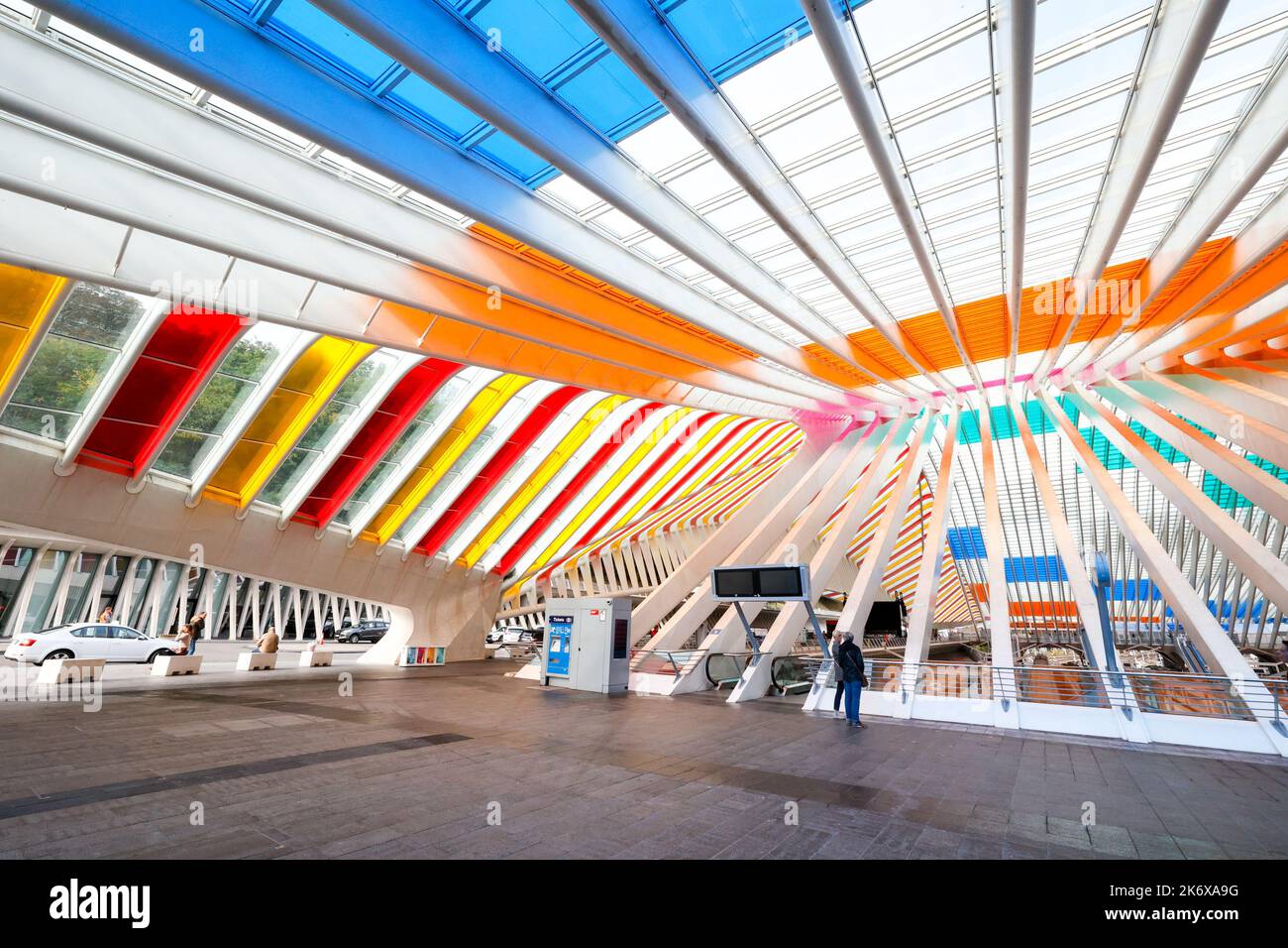 20221015 - Liege : Illustration du leefting de la gare des Guillemins de l'archistecte Calatrava.Après deux mois de pose minutieuse de centaines de tr Foto Stock