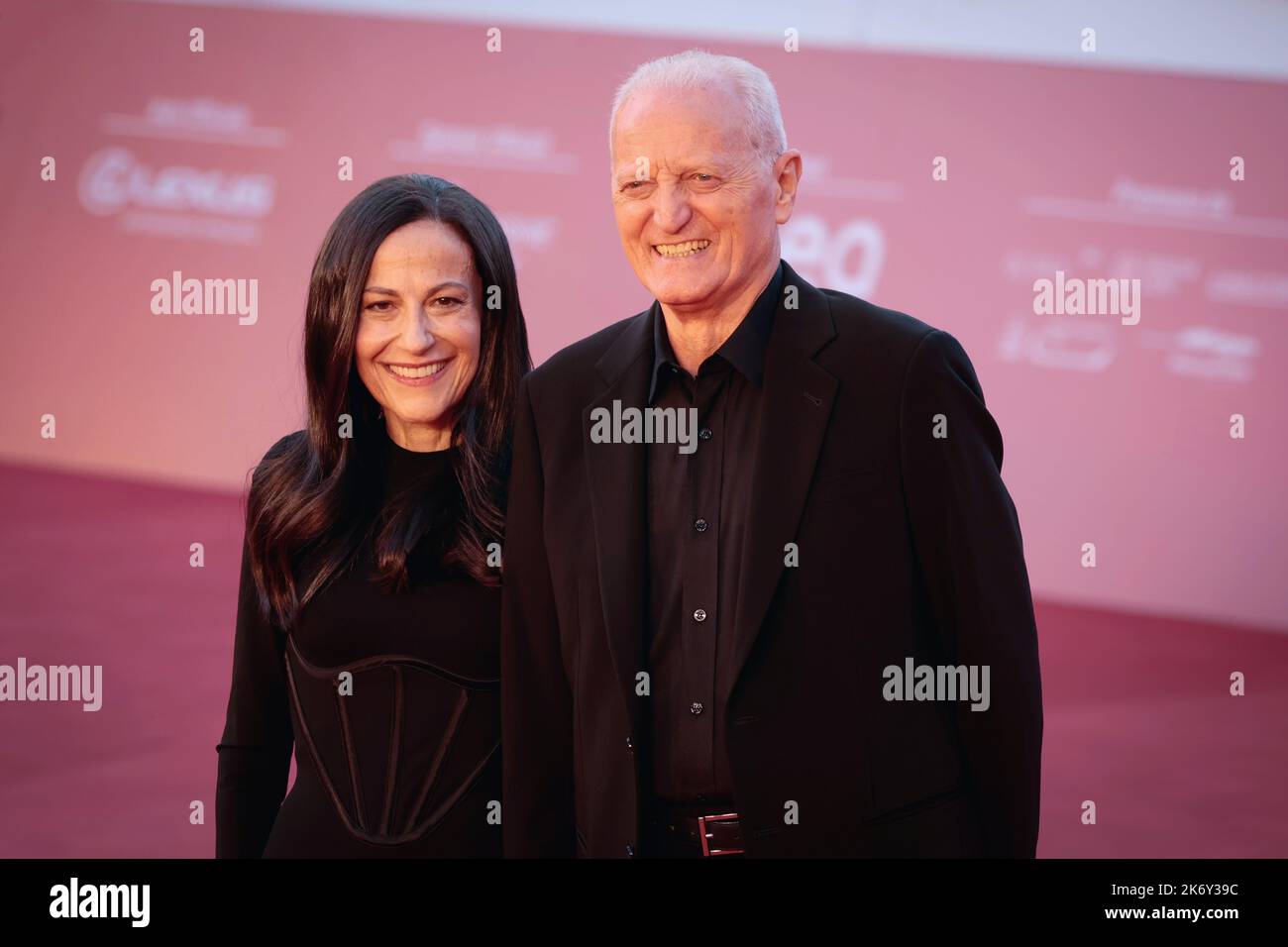 Santo Versace e sua moglie Francesca De Stefano camminano il tappeto rosso  durante il Film Fest di Roma 2022, il 13 ottobre 2022. (Foto di Gennaro  Leonardi / Pacific Press/Sipa USA Foto stock - Alamy