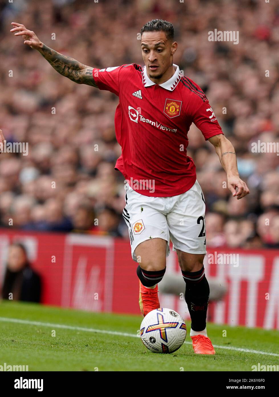 Manchester, Regno Unito. 16th Ott 2022. Antony del Manchester United durante la partita della Premier League a Old Trafford, Manchester. Il credito per le immagini dovrebbe essere: Andrew Yates/Sportimage Credit: Sportimage/Alamy Live News Foto Stock