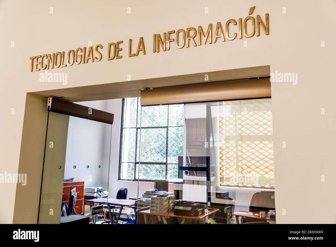 Bogota Colombia, Santa Fe Biblioteca Nacional de Colombia National Library of Colombia, lingua spagnola sala delle tecnologie dell'informazione, mostre Foto Stock