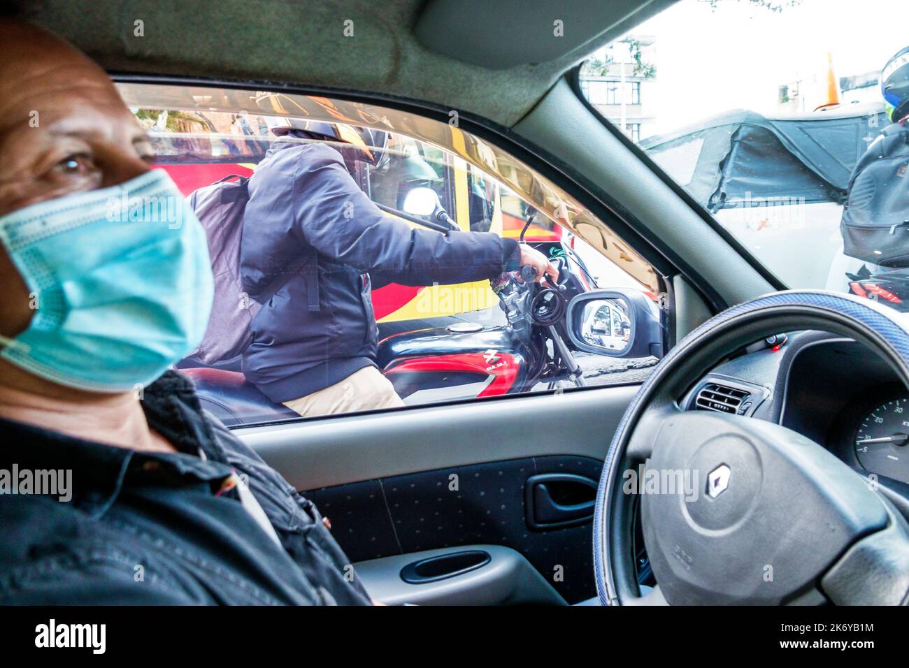 Bogota Colombia, conducente Uber, uomo uomini uomini adulti, interni auto veicolo, lavoratori lavoro lavoro lavoro lavoro lavoro lavoro lavoro lavoro lavoro, faccia Foto Stock
