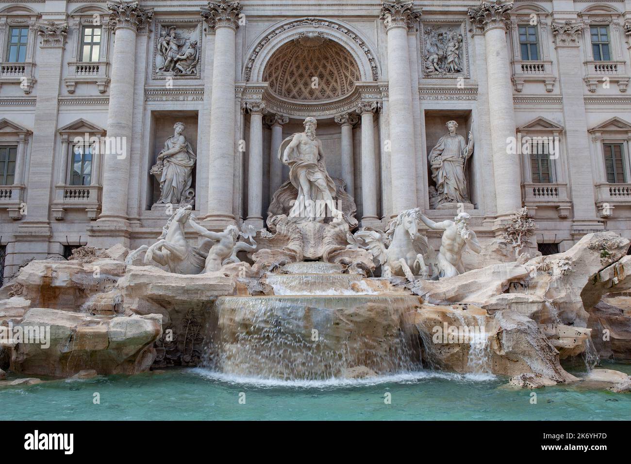 Vista sulla Fontana di Trevi a Roma Foto Stock