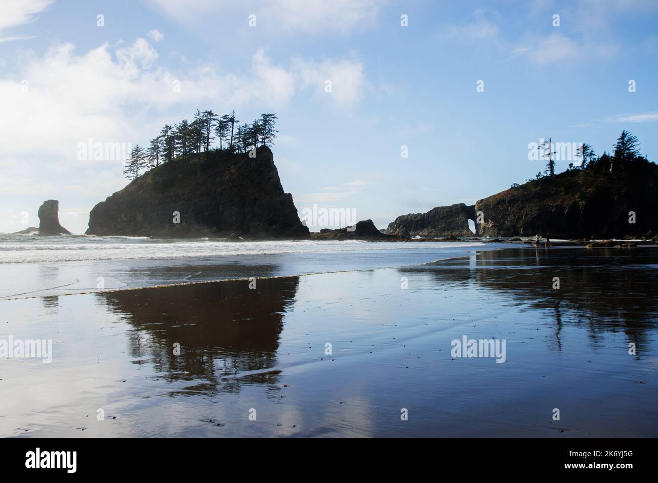 Famosa spiaggia la Push dalla saga Twilight a Washington. Vista sulla costa con rocce sulla spiaggia di la Push Foto Stock