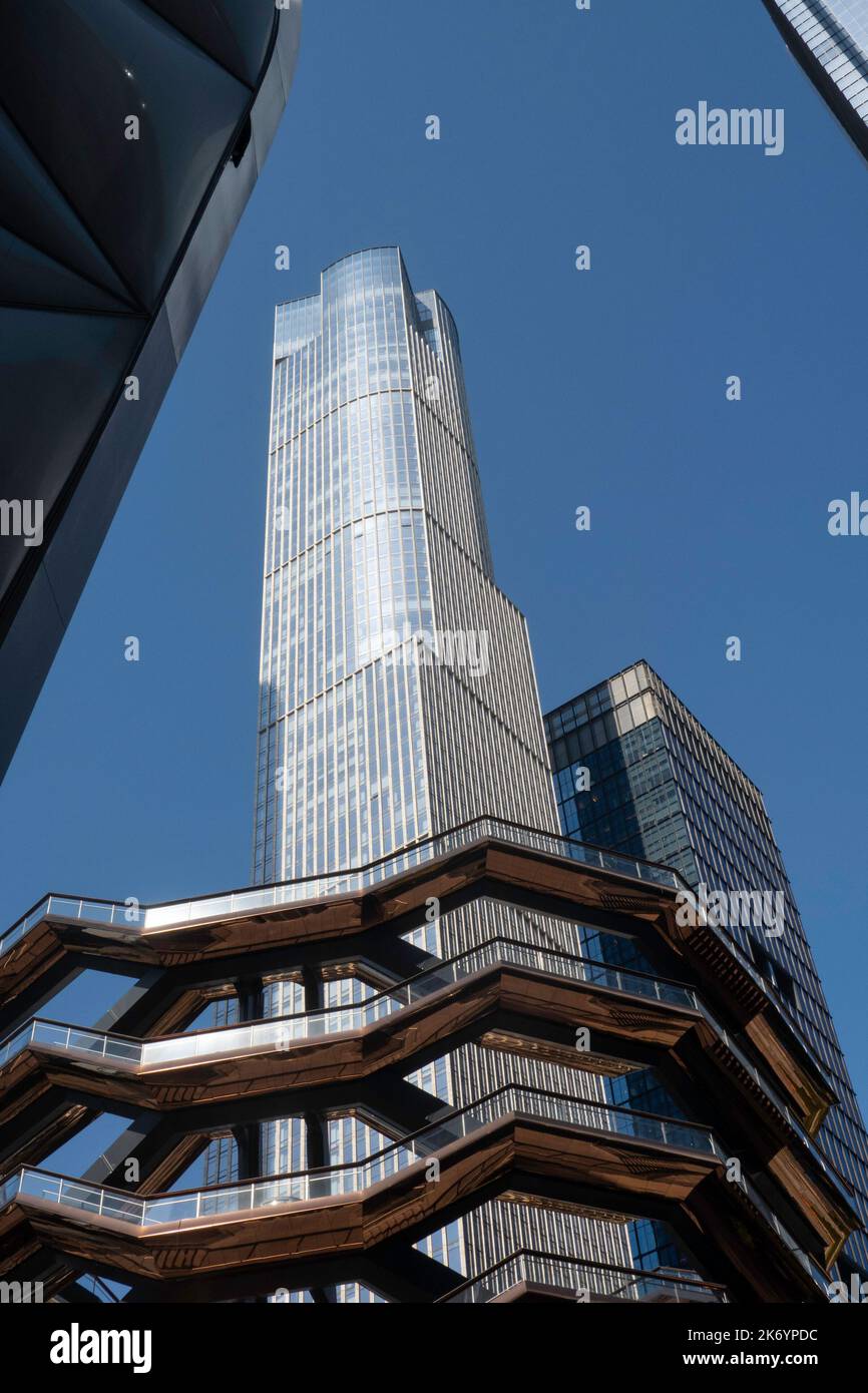 Hudson Yards, sul lato ovest di Manhattan, vanta un'incredibile architettura di grattacieli, New York City, USA 2022 Foto Stock