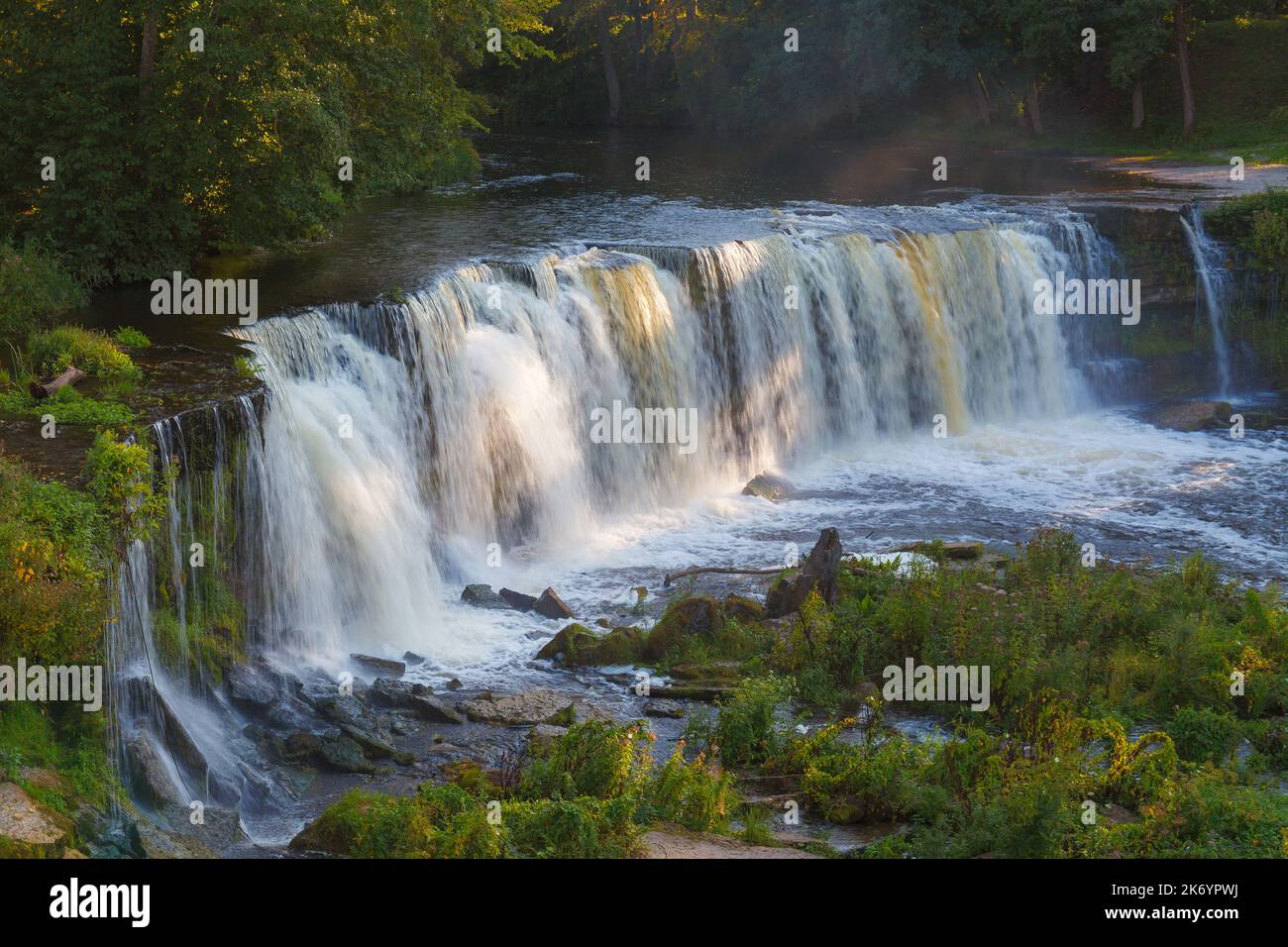 Keila Joa cascata vista estiva in Estonia Foto Stock
