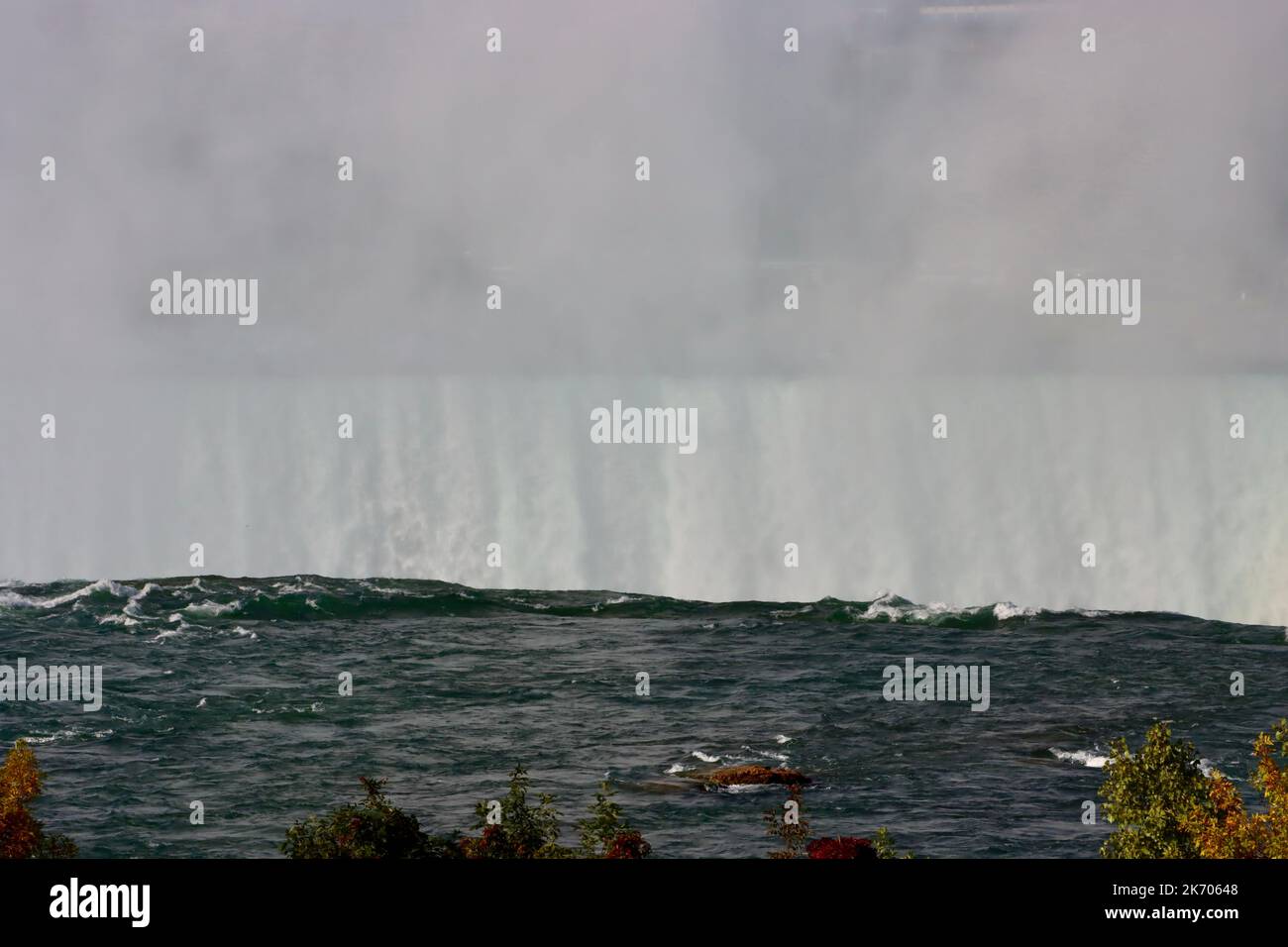 Le cascate Horseshoe delle cascate del Niagara viste dal lato americano delle cascate Foto Stock