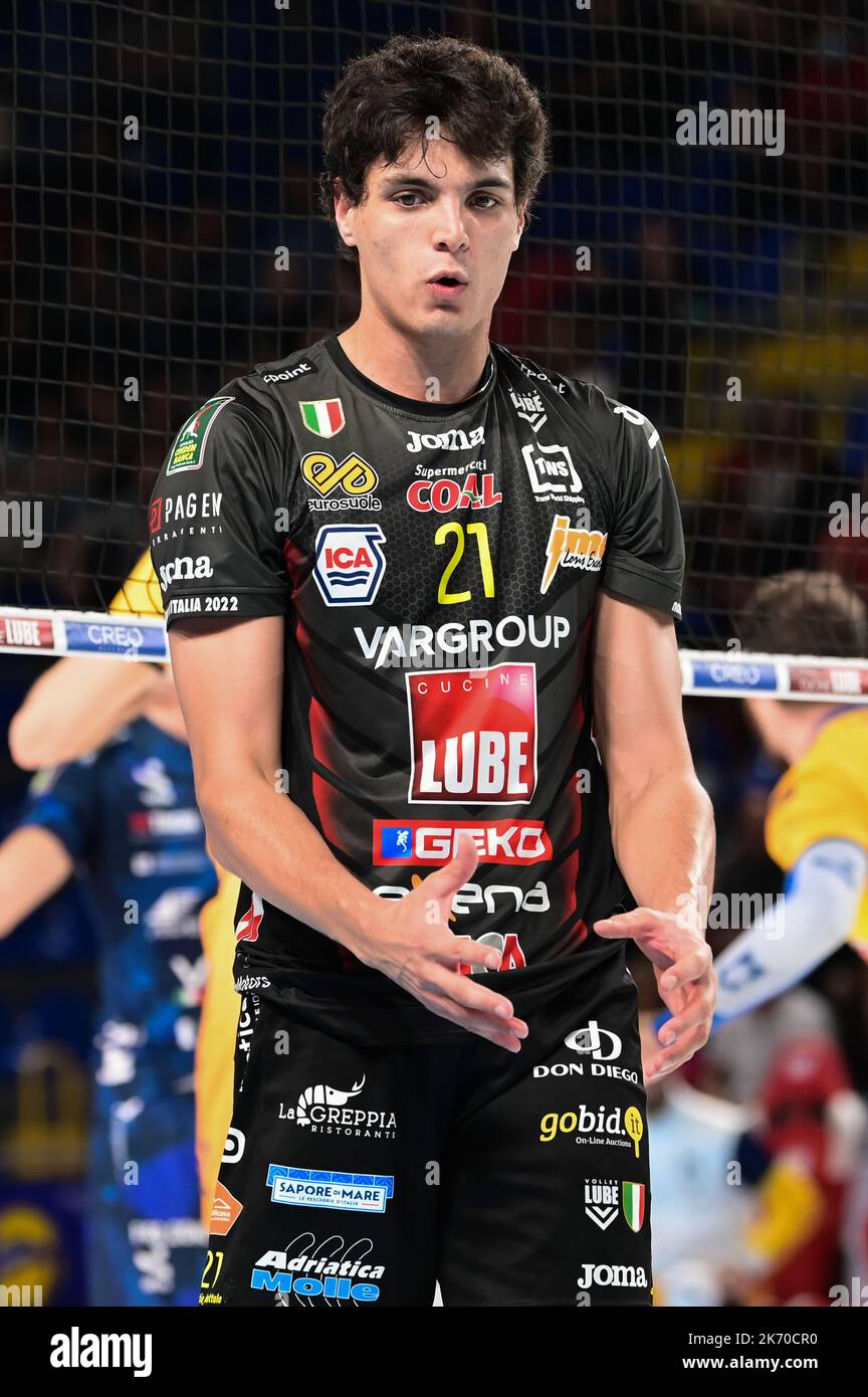 Eurosuole Forum, Civitanova Marche, Italia, 16 ottobre 2022, Mattia Bottolo  #21 (Cucine Lube Civitanova) durante Cucine Lube Civitanova vs Leo Scarpe  Modena - Pallavolo Serie Italiana A Campionato Men Superleague Foto stock -  Alamy