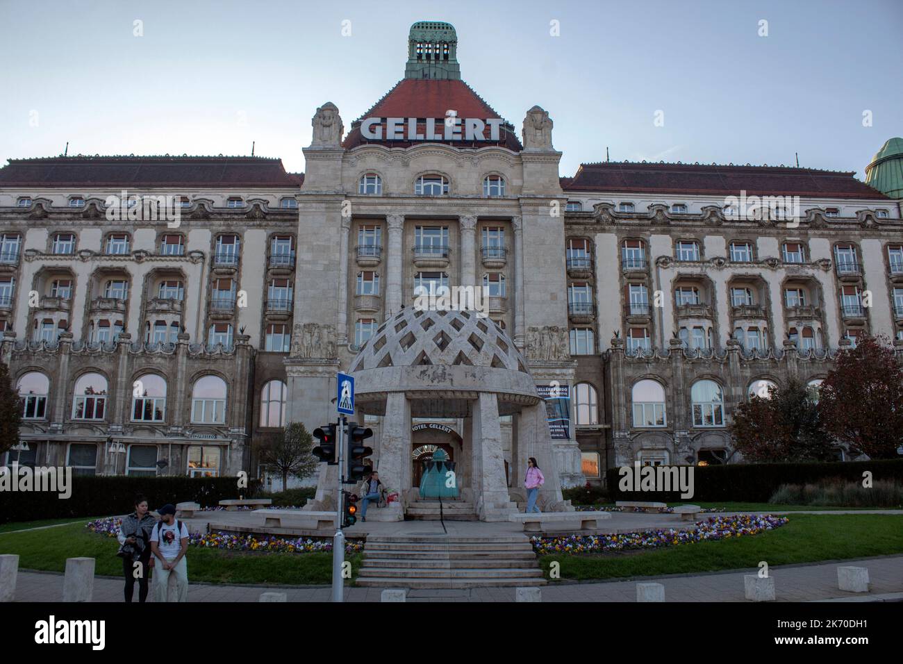 L'Hotel Gellért è un albergo in stile Art Nouveau situato sul fiume Danubio a Budapest, Ungheria Foto Stock