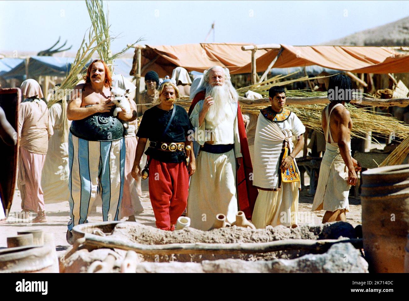 GERARD DEPARDIEU, CHRISTIAN CLAVIER, Claude ricca, Jamel Debbouze, Asterix e Obelix : MISSIONE CLEOPATRA, 2002 Foto Stock