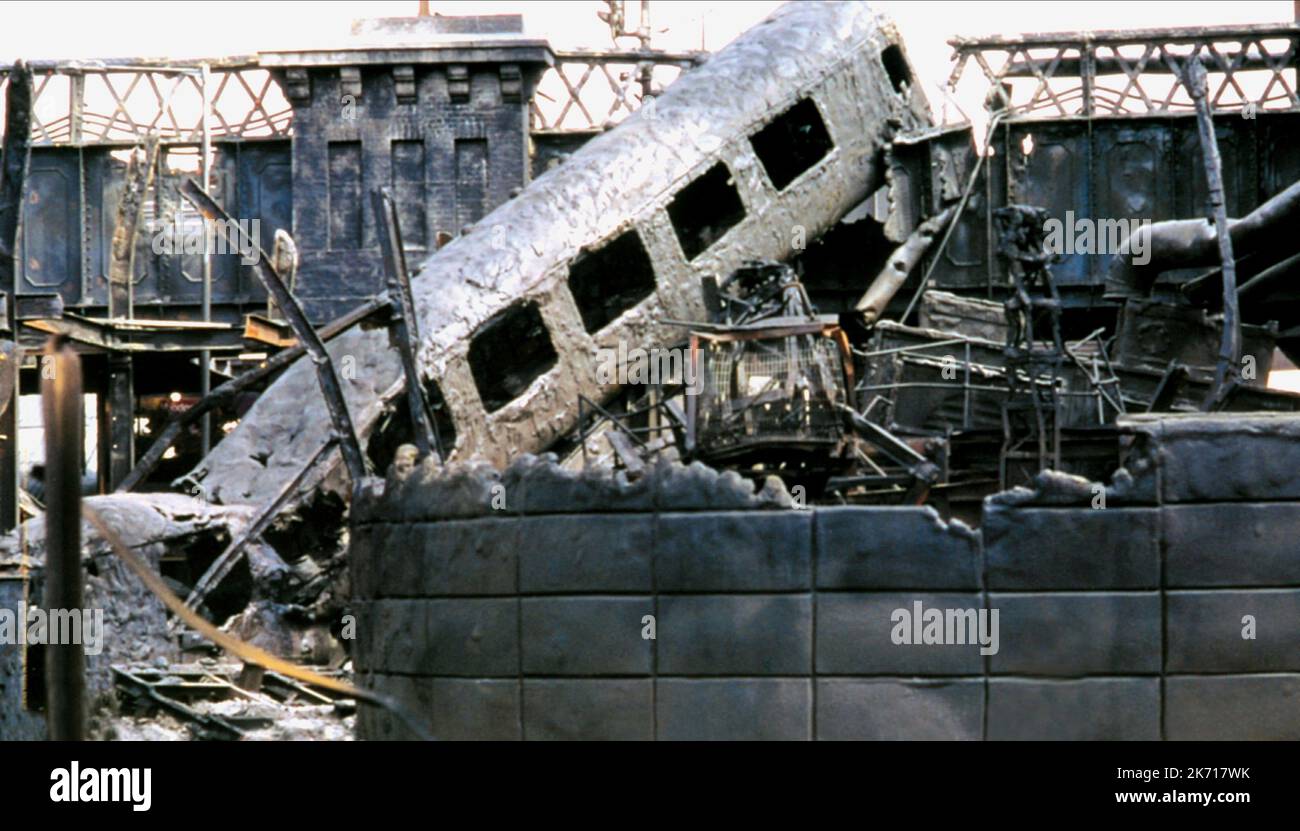 SCENA POST-APOCALITTICA, REGNO DEL FUOCO, 2002 Foto Stock