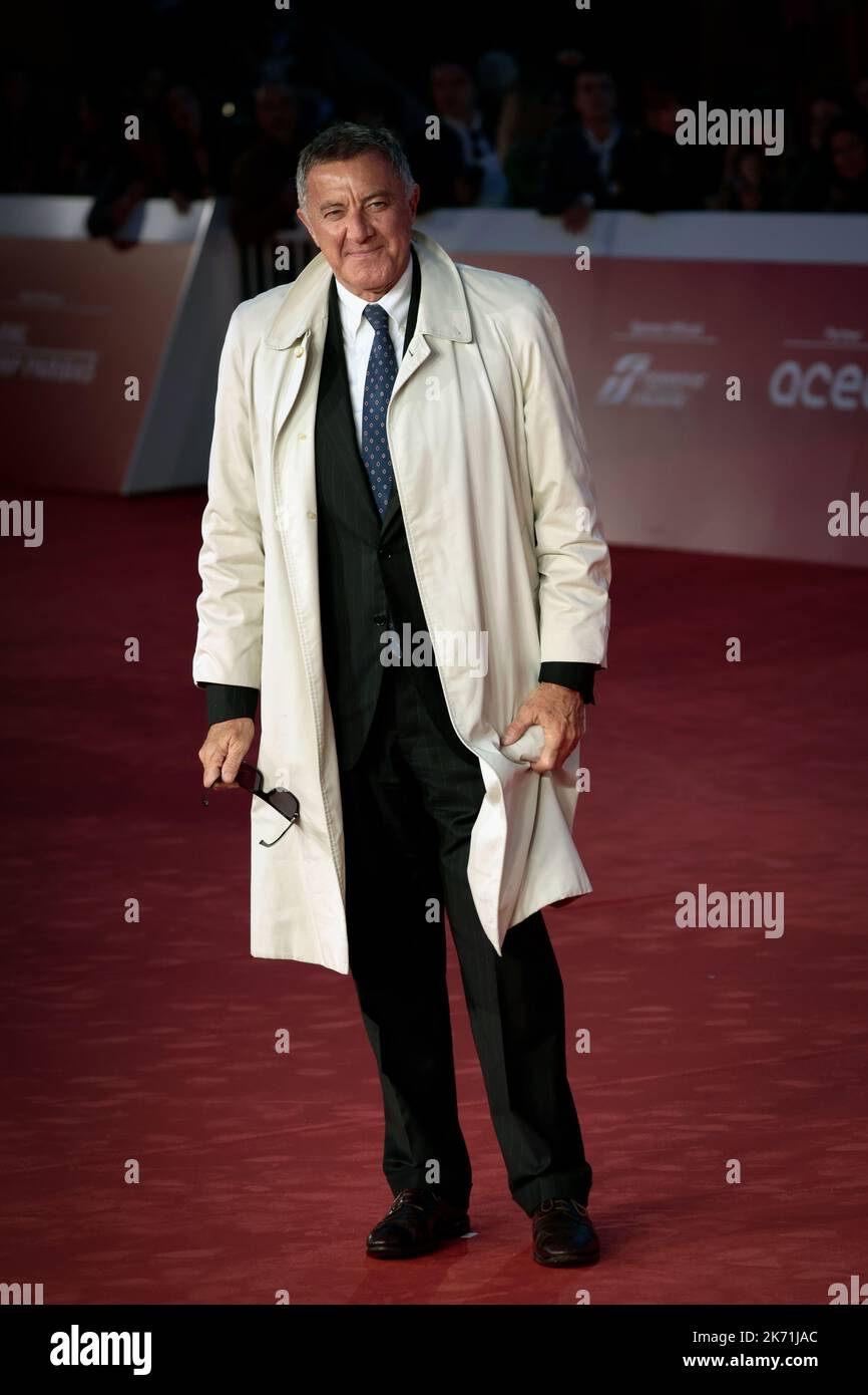 Roma, RM, Italia. 13th Ott 2022. Luca Barbareschi cammina il tappeto rosso durante il Film Fest di Roma 2022, il 13 ottobre 2022. (Credit Image: © Gennaro Leonardi/Pacific Press via ZUMA Press Wire) Foto Stock