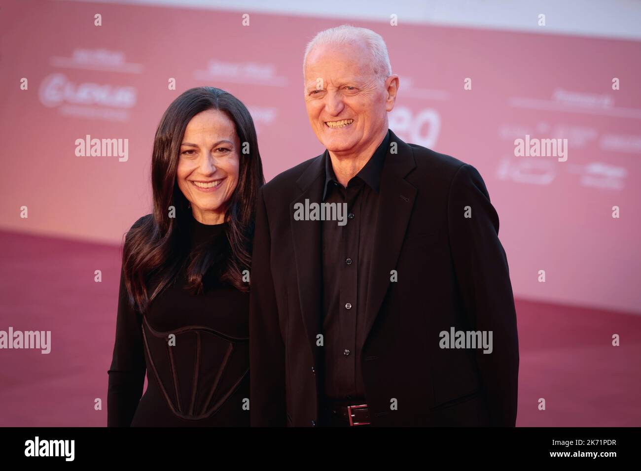 Roma, RM, Italia. 13th Ott 2022. Santo Versace e sua moglie Francesca De Stefano camminano il tappeto rosso durante il Film Fest di Roma 2022, il 13 ottobre 2022. (Credit Image: © Gennaro Leonardi/Pacific Press via ZUMA Press Wire) Foto Stock