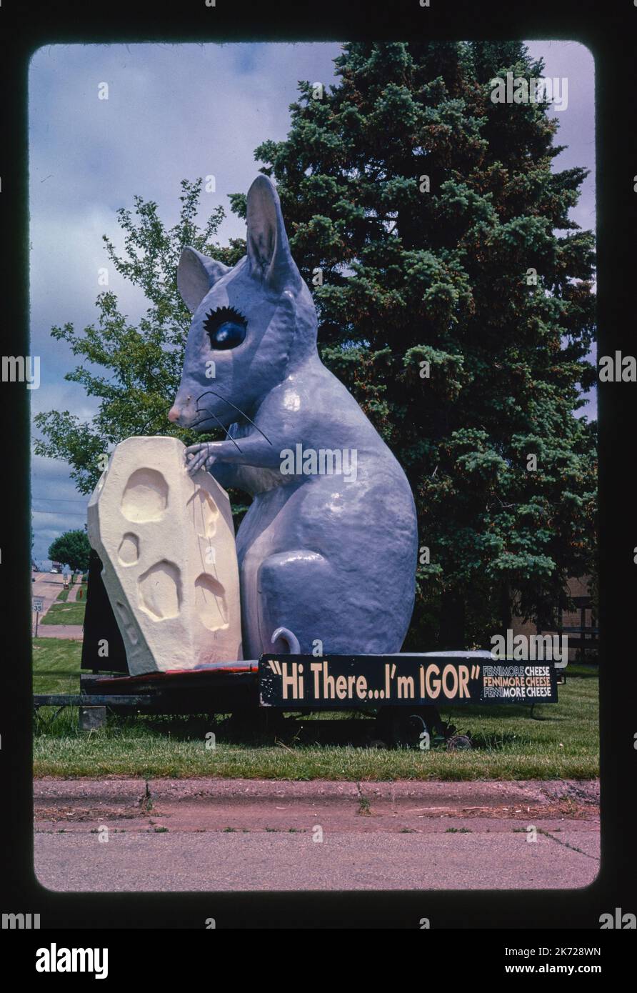 John Margolies - Roadside America - Fennimore Cheese Shop, Igor The mouse statue, Route 61, Fennimore, Wisconsin, USA - 2003 Foto Stock