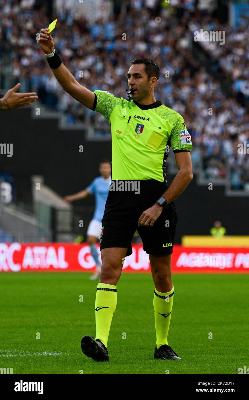 Andrea Colombo arbitro durante il Campionato Italiano di Calcio una partita del 2022/2023 tra SS Lazio vs Udinese Calcio allo Stadio Olimpico in Foto Stock