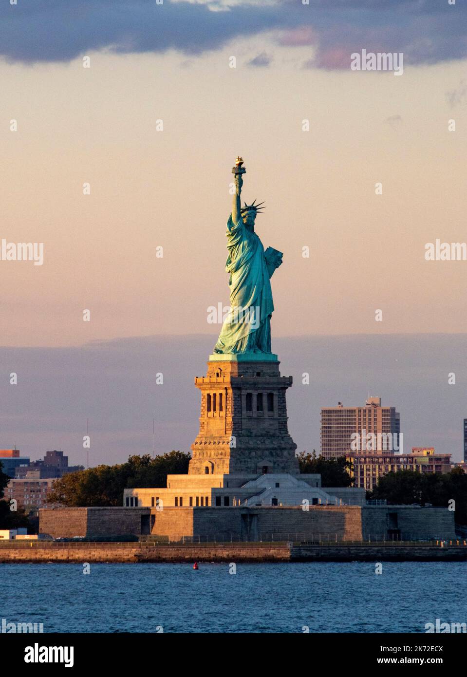 Vista della Statua della libertà, New York City, USA Foto Stock