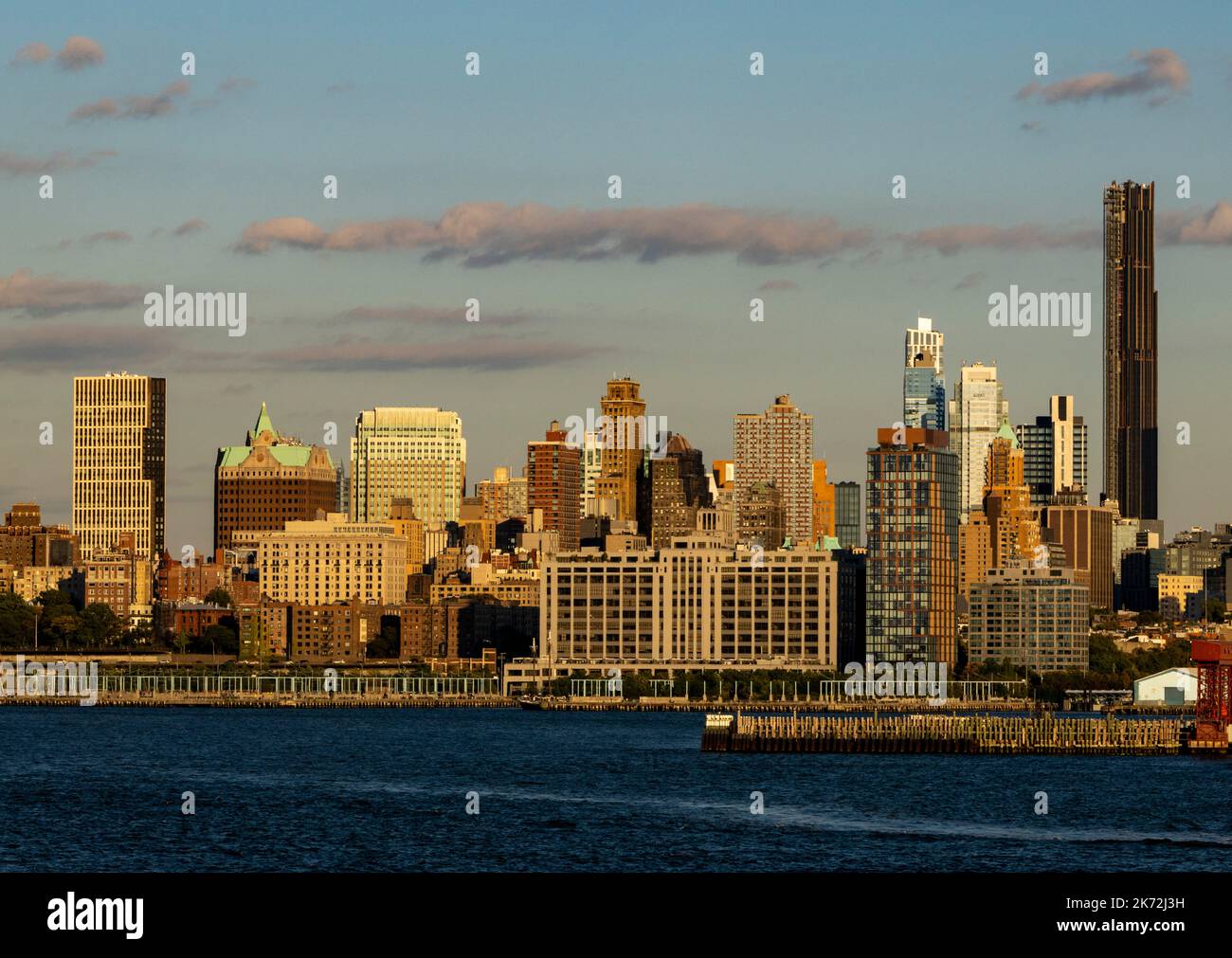 Skyline di Brooklyn dal porto di New York, Stati Uniti Foto Stock Skyline di Brooklyn dal porto di New York, Stati Uniti Foto Stock